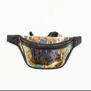 LIKE DREAMS Snakeskin Hologram Fanny Pack